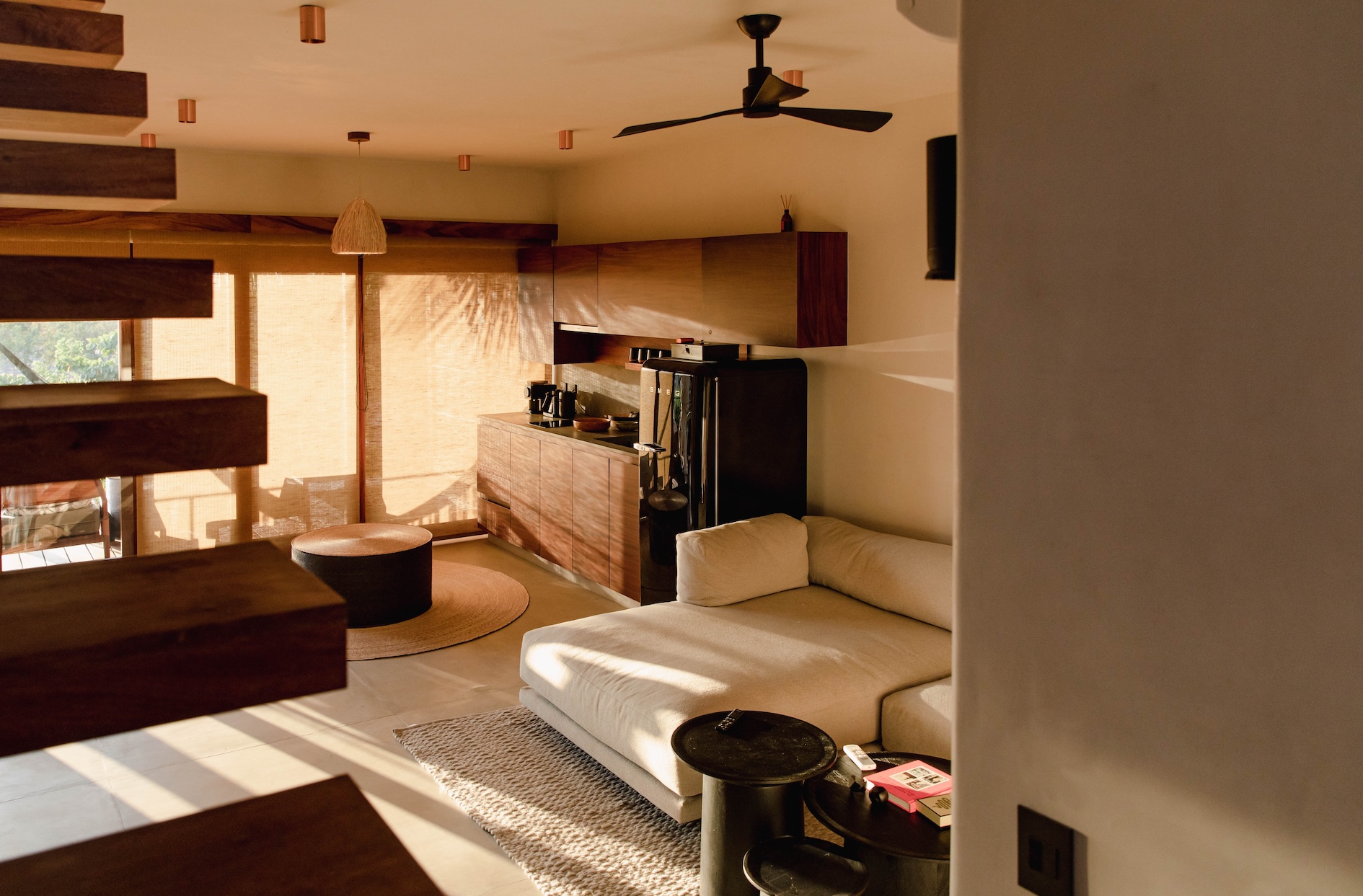 Deluxe Hideaway 2