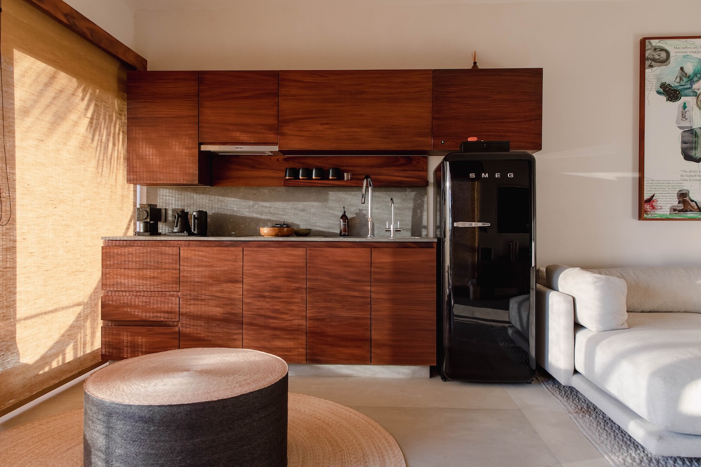 Deluxe Hideaway 3