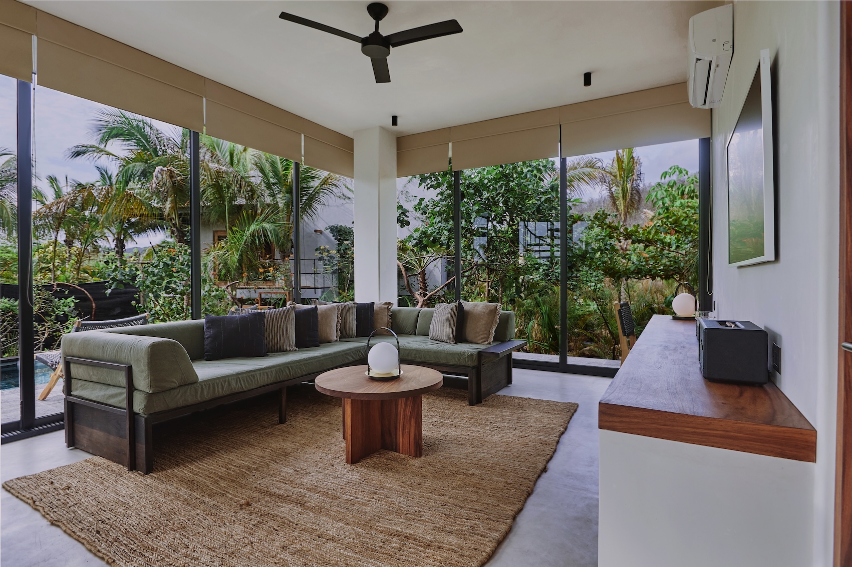 Luxury Two King Hideaway 4