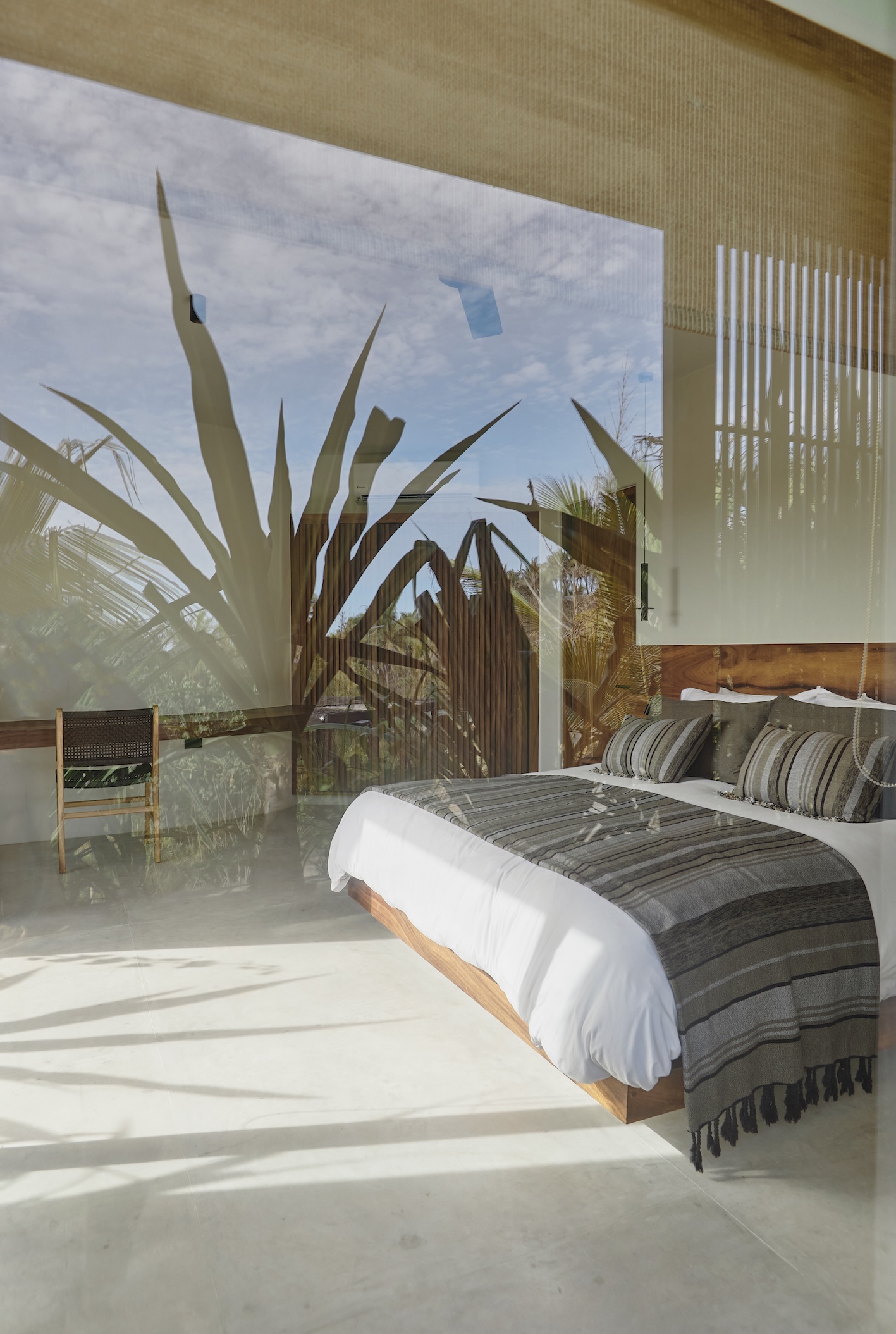 Luxury Two King Hideaway 6