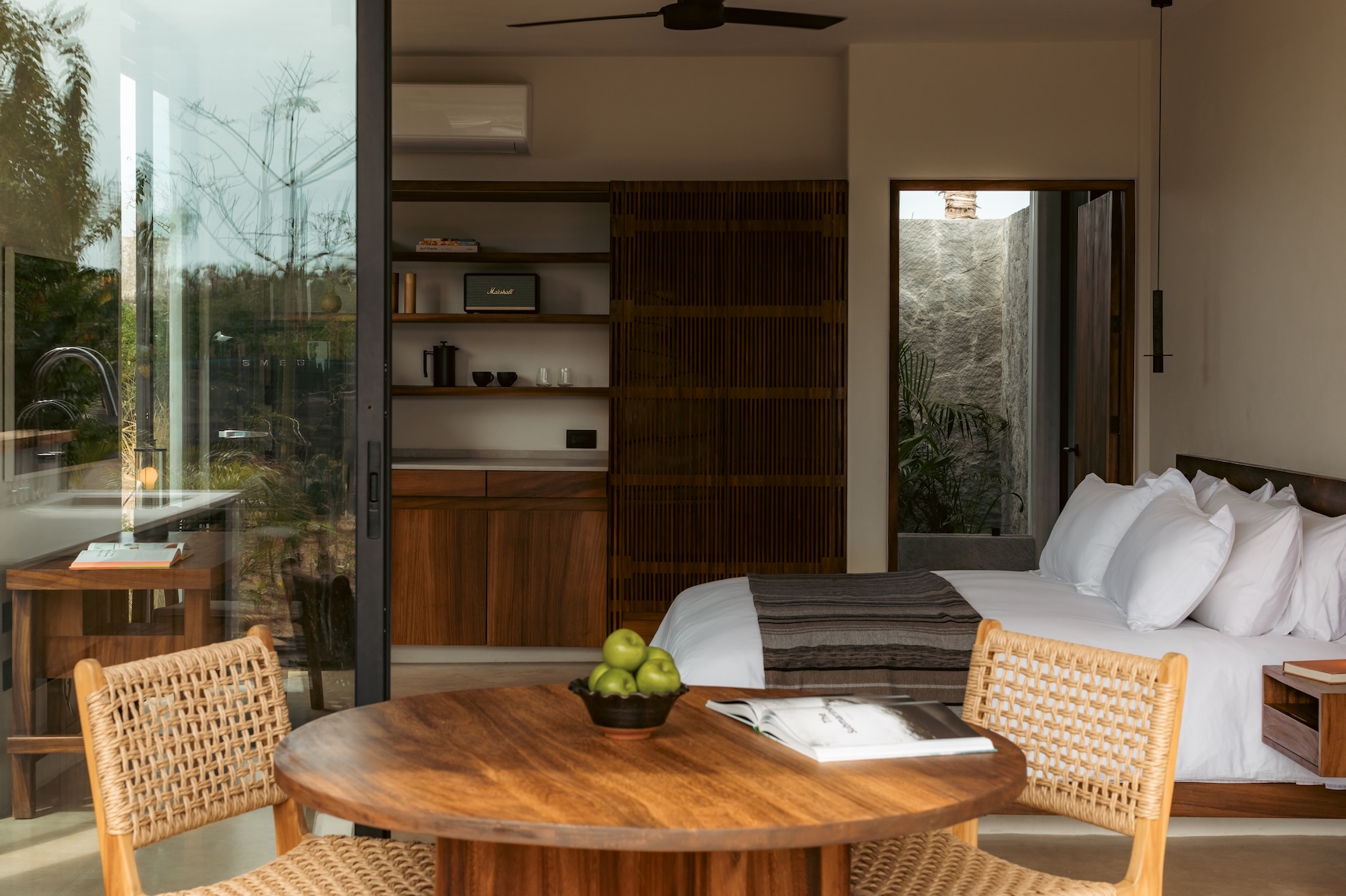 Studio Hideaway 2