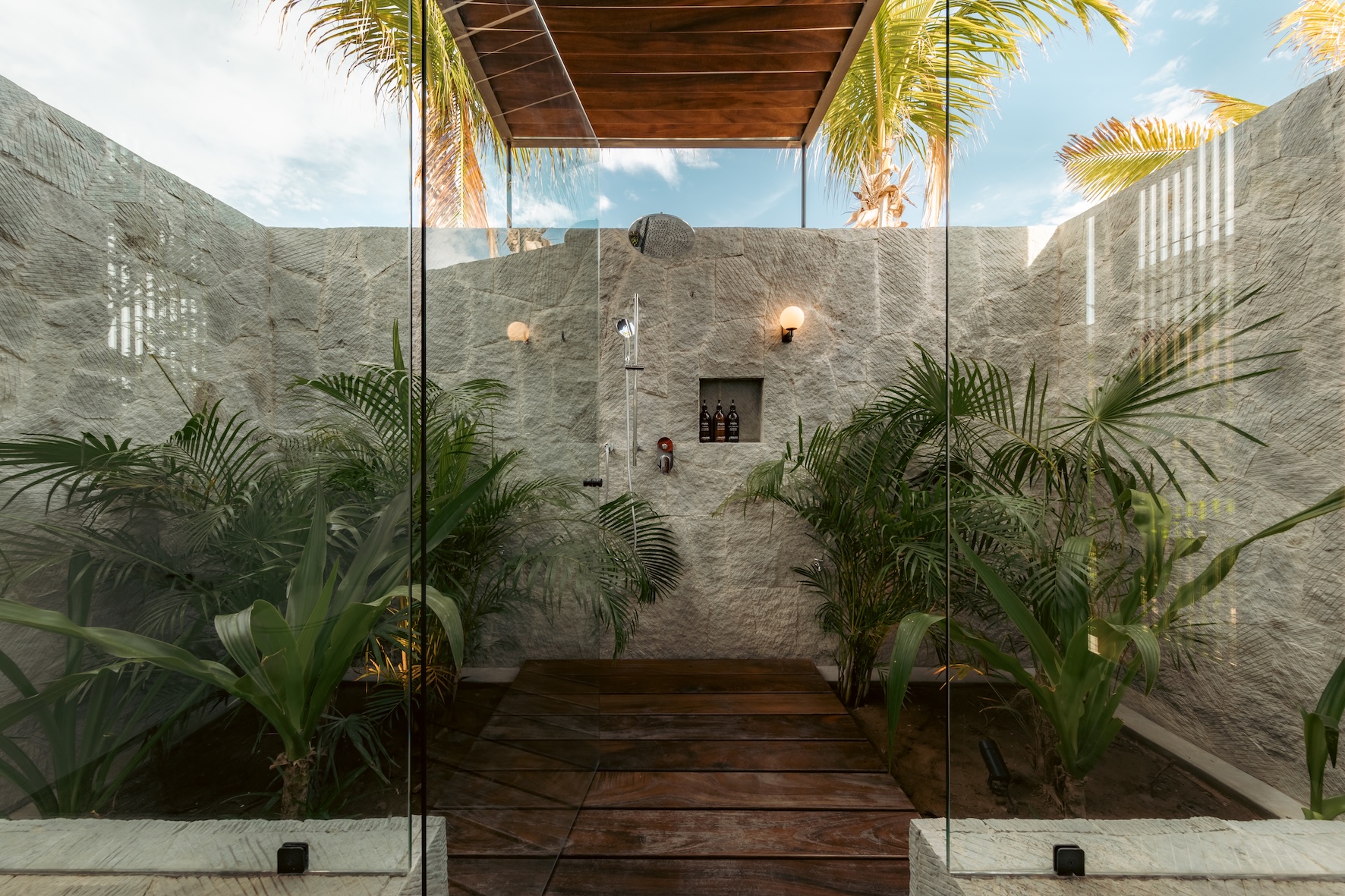 Studio Hideaway 5